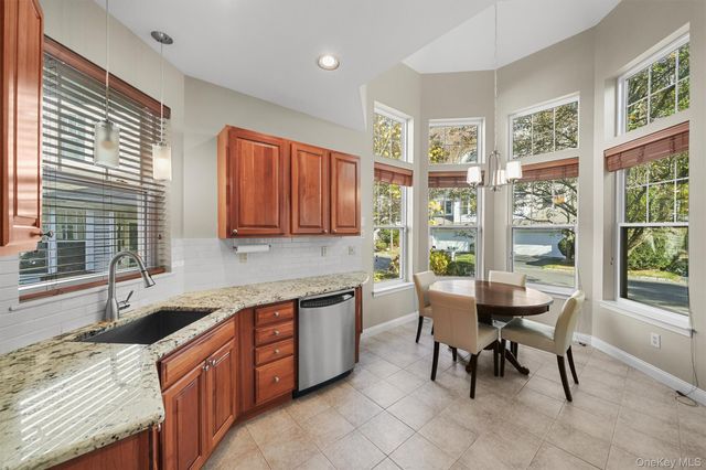 25 Briarbrook Drive 25, Briarcliff Manor, NY 10510