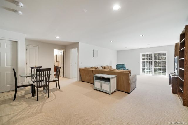 25 Briarbrook Drive 25, Briarcliff Manor, NY 10510