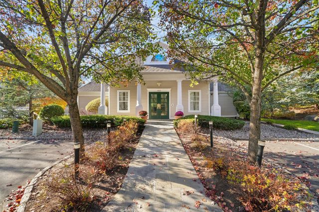 25 Briarbrook Drive 25, Briarcliff Manor, NY 10510