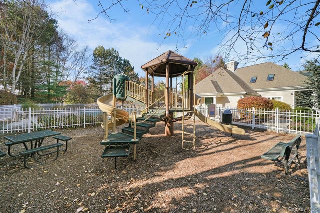 25 Briarbrook Drive 25, Briarcliff Manor, NY 10510