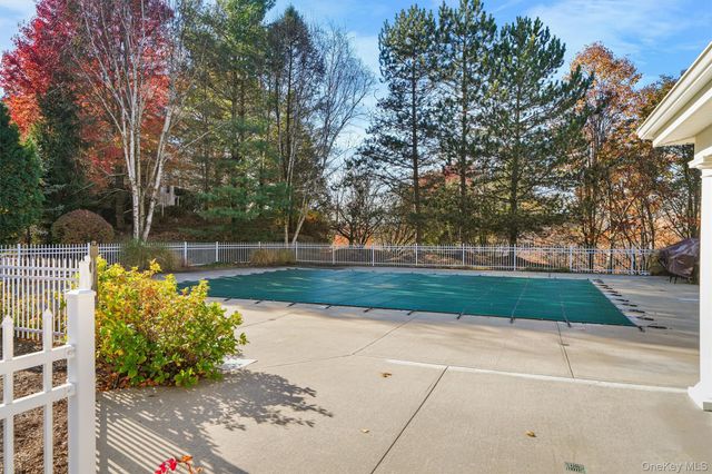 25 Briarbrook Drive 25, Briarcliff Manor, NY 10510