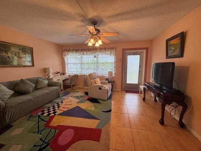 39 DORCHESTER B 39, West Palm Beach, FL 33417