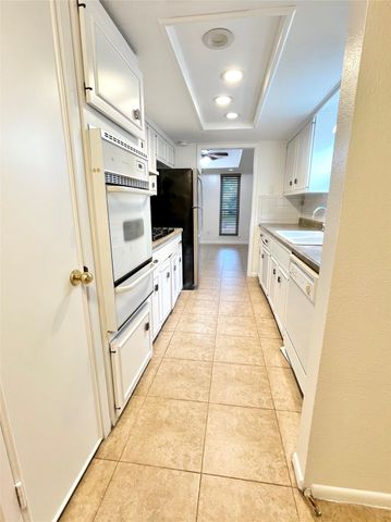 307 Whitecap Drive, Seabrook, TX 77586