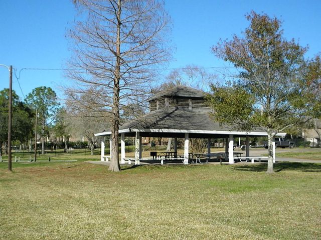 307 Whitecap Drive, Seabrook, TX 77586