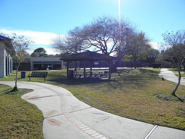 307 Whitecap Drive, Seabrook, TX 77586