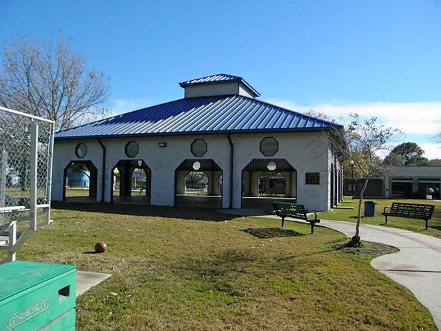 307 Whitecap Drive, Seabrook, TX 77586