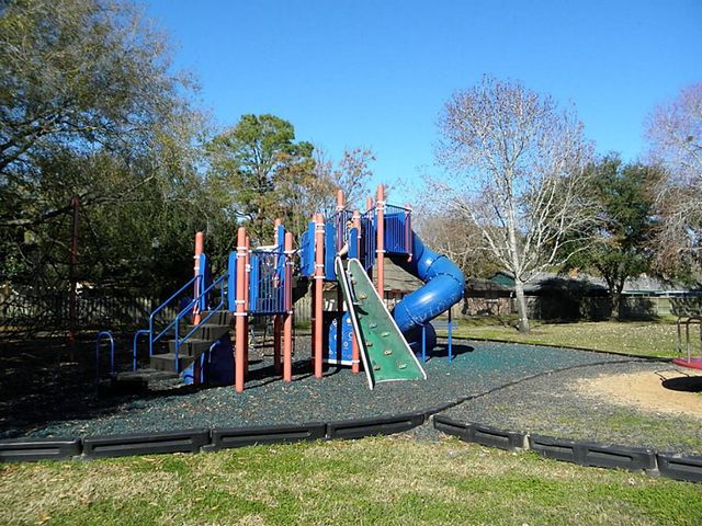 307 Whitecap Drive, Seabrook, TX 77586