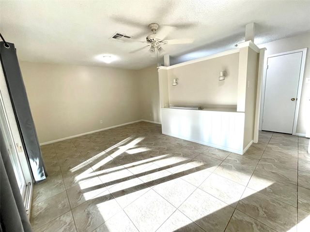 307 Whitecap Drive, Seabrook, TX 77586