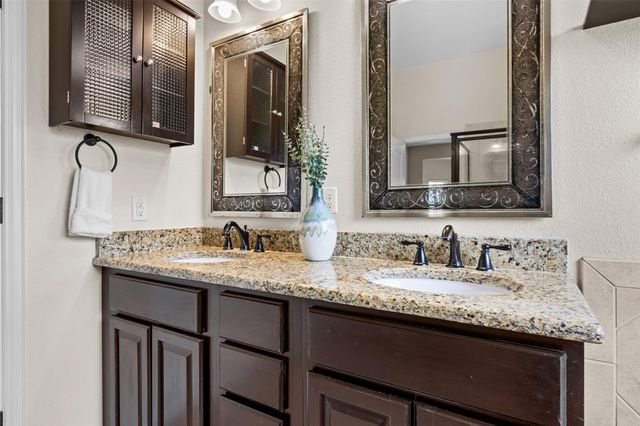 10409 Little Creek CIR, Dripping Springs, TX 78620