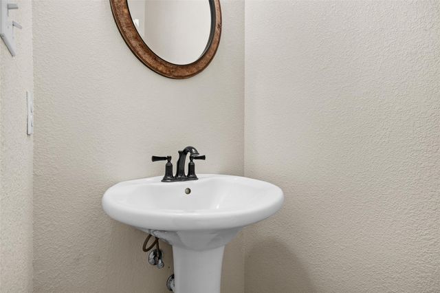 10409 Little Creek CIR, Dripping Springs, TX 78620