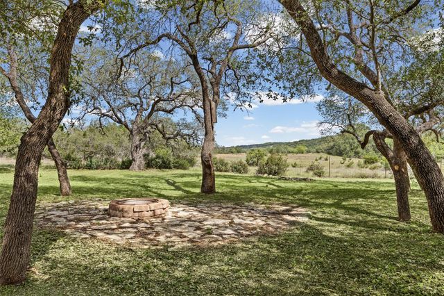 10409 Little Creek CIR, Dripping Springs, TX 78620