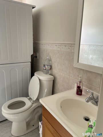 41 Elmcroft Road, Stamford, CT 06902