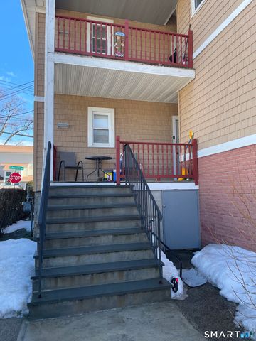 41 Elmcroft Road, Stamford, CT 06902