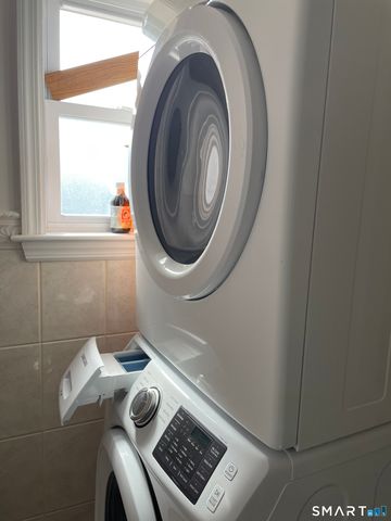 41 Elmcroft Road, Stamford, CT 06902