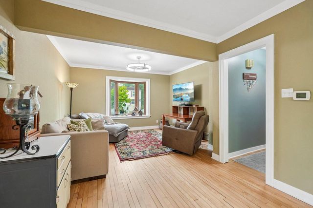 1059 9th AVENUE, Grafton, WI 53024