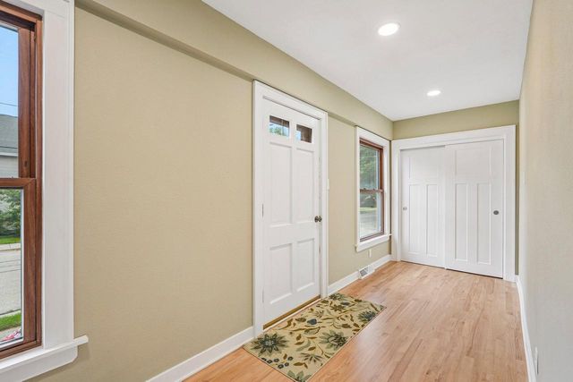 1059 9th AVENUE, Grafton, WI 53024