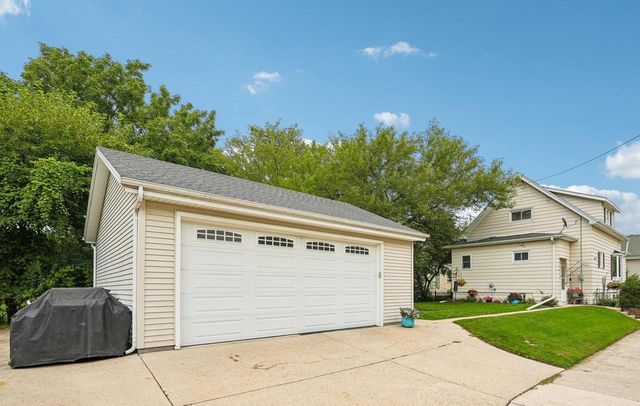 1059 9th AVENUE, Grafton, WI 53024
