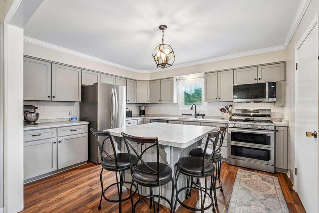 1059 9th AVENUE, Grafton, WI 53024