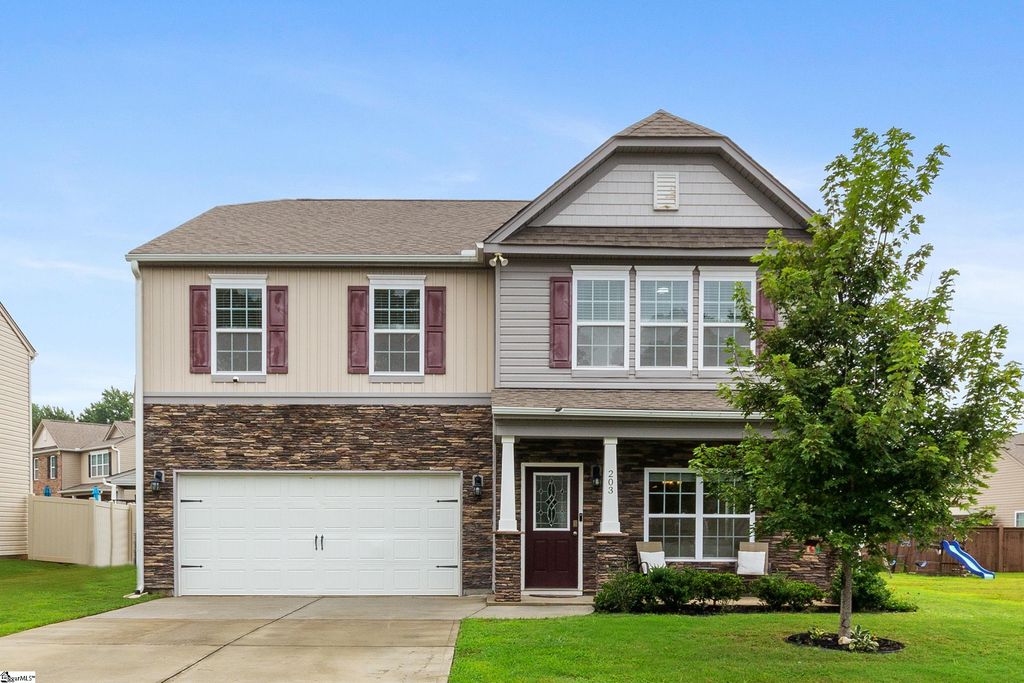 203 Addlestone Circle, Fountain Inn, SC 29644