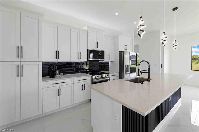 3724 7th ST SW, Lehigh Acres, FL 33976