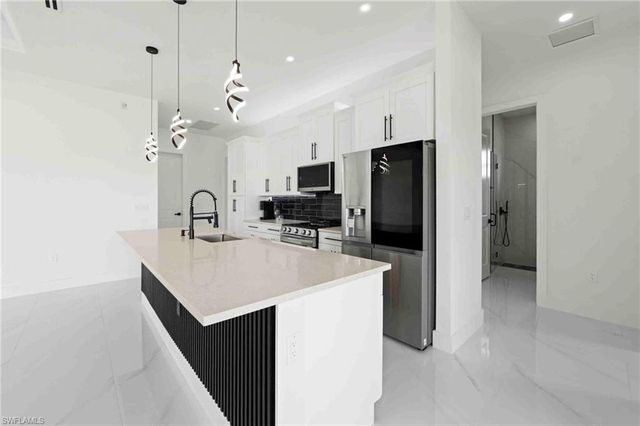 3724 7th ST SW, Lehigh Acres, FL 33976