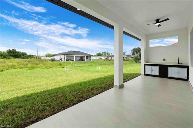 3724 7th ST SW, Lehigh Acres, FL 33976