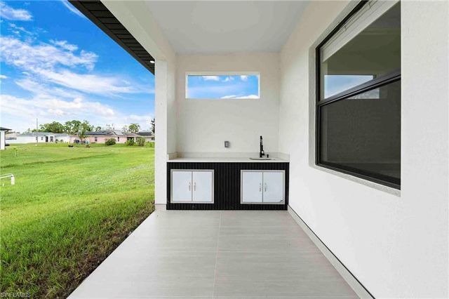 3724 7th ST SW, Lehigh Acres, FL 33976