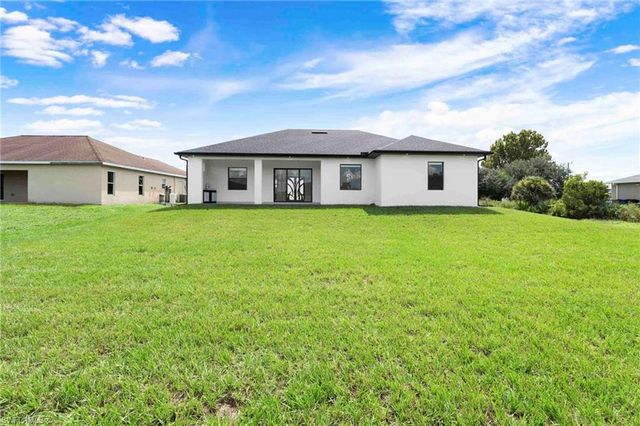 3724 7th ST SW, Lehigh Acres, FL 33976