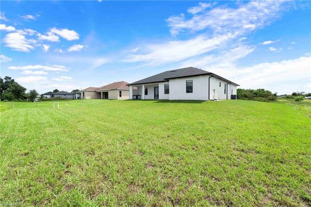 3724 7th ST SW, Lehigh Acres, FL 33976