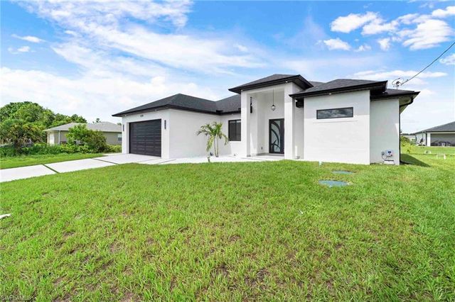3724 7th ST SW, Lehigh Acres, FL 33976