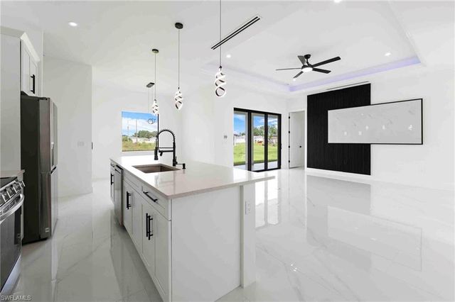 3724 7th ST SW, Lehigh Acres, FL 33976
