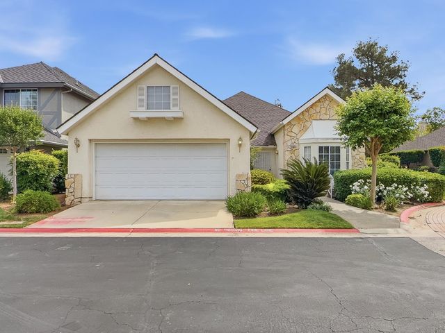 6624 N Wembley Drive, Fresno, CA 93711