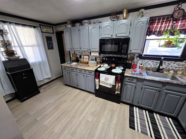 50 Knotty Knoll Circle, Farmington, NH 03835