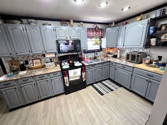 50 Knotty Knoll Circle, Farmington, NH 03835