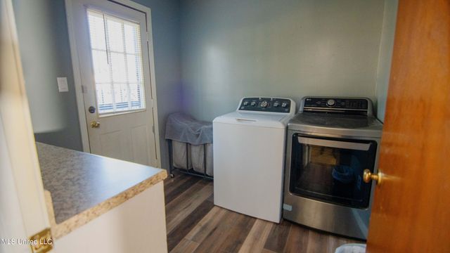 105 Park Street, Batesville, MS 38606