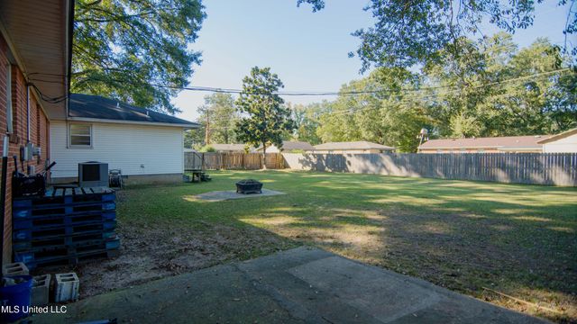 105 Park Street, Batesville, MS 38606