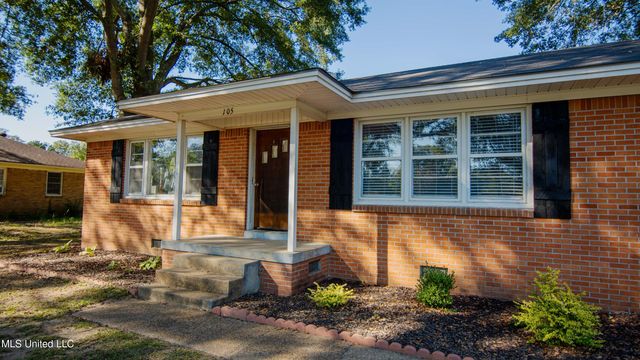 105 Park Street, Batesville, MS 38606