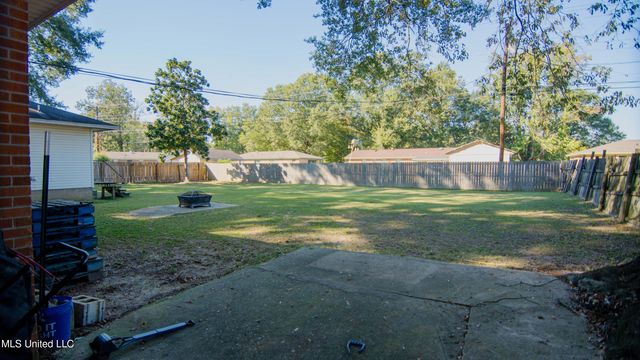 105 Park Street, Batesville, MS 38606
