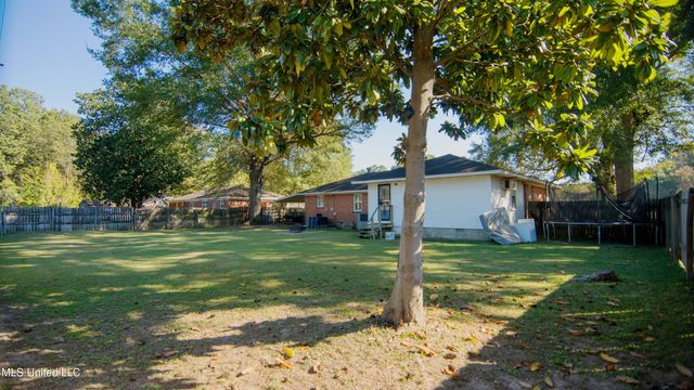 105 Park Street, Batesville, MS 38606