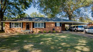 105 Park Street, Batesville, MS 38606