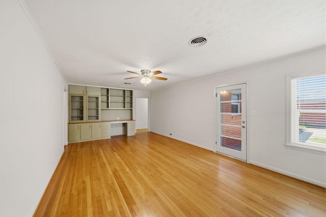 6323 Cindy Lane, Houston, TX 77008
