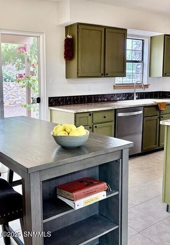 1015 Galvan Drive, Las Cruces, NM 88005