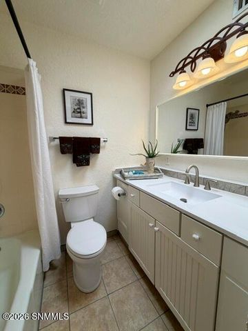 1015 Galvan Drive, Las Cruces, NM 88005