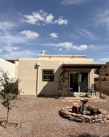 1015 Galvan Drive, Las Cruces, NM 88005