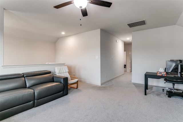 154 Mccartt Drive, Lewisville, TX 75067