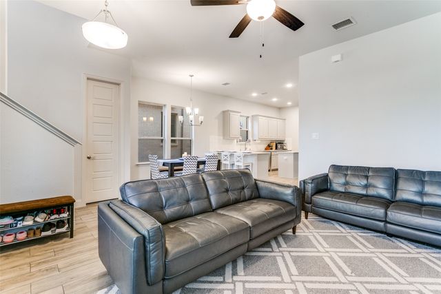 154 Mccartt Drive, Lewisville, TX 75067