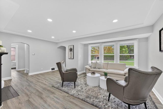 305 Leanore LANE, Brookfield, WI 53005