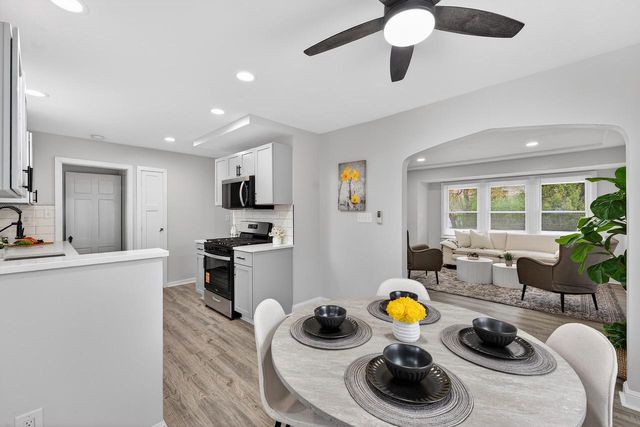 305 Leanore LANE, Brookfield, WI 53005