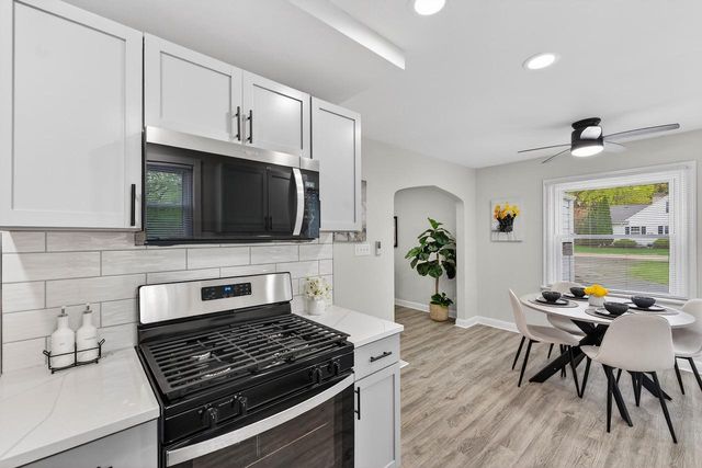 305 Leanore LANE, Brookfield, WI 53005