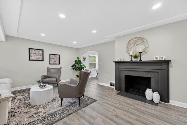 305 Leanore LANE, Brookfield, WI 53005